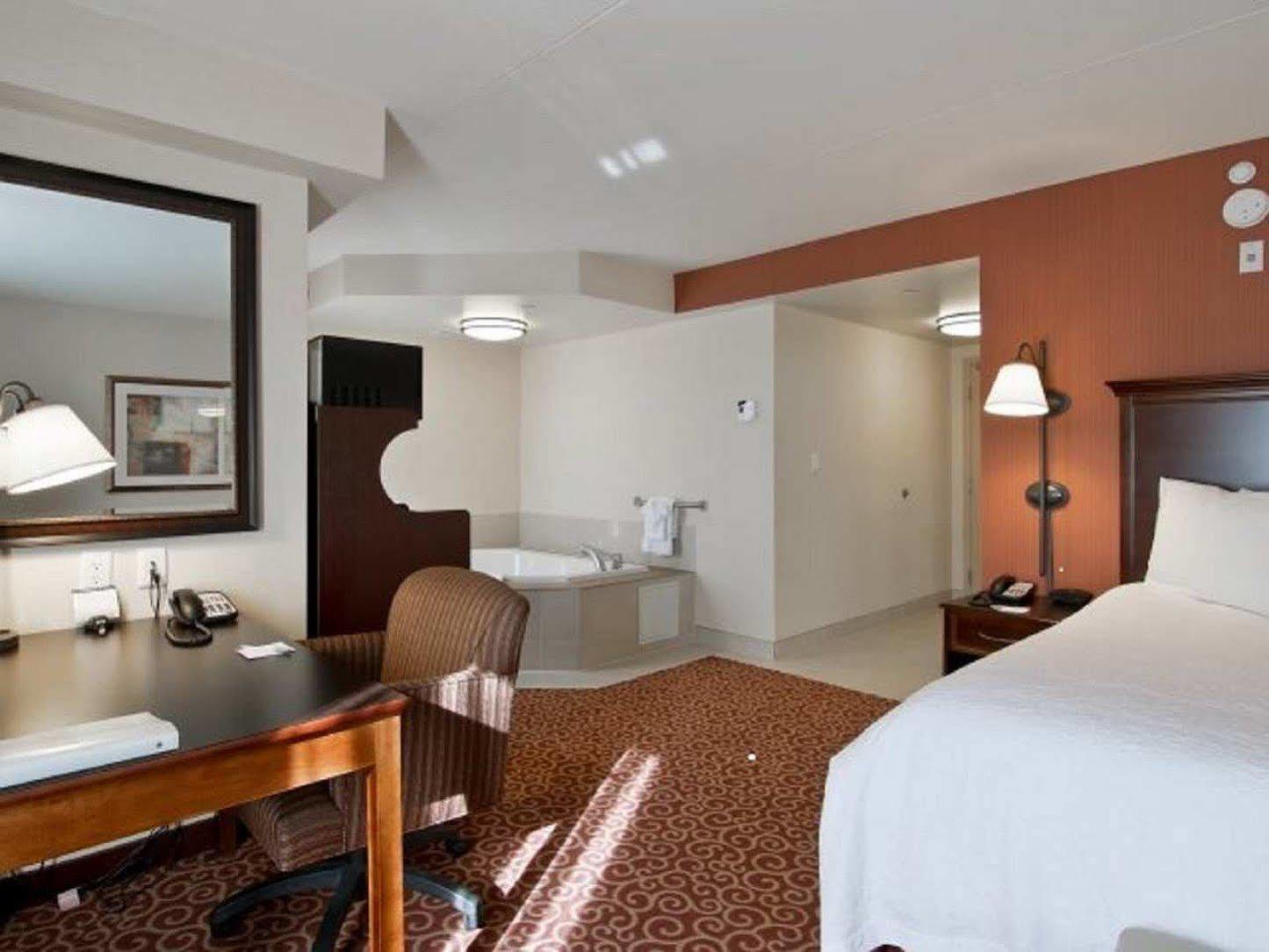 Hampton Inn By Hilton North Bay Ngoại thất bức ảnh